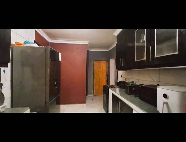 7 BEDROOM HOUSE FOR SALE IN MANKWENG